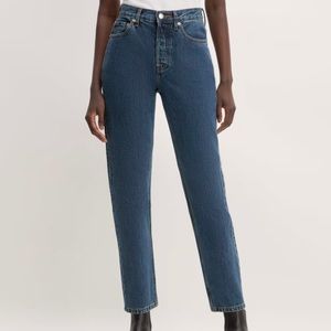 Everlane 90s Cheeky Jean, Button Fly, Size 27. Excellent preowned condition.
